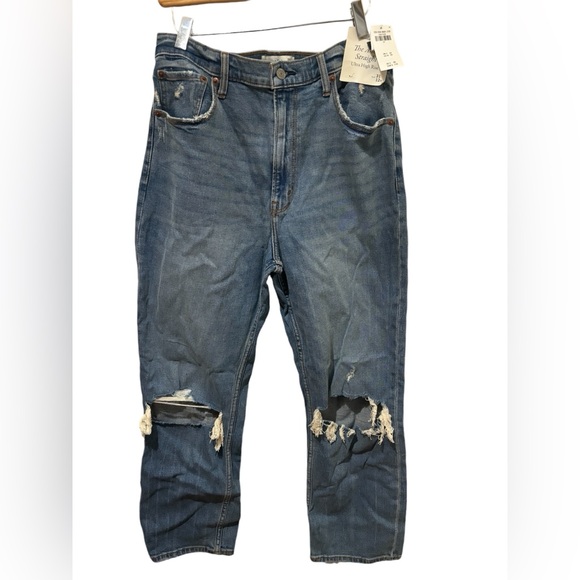 NWT ABERCROMBIE ULTRA HIGH RISE ANKLE STRAIGHT DISTRESSED JEANS SIZE 12